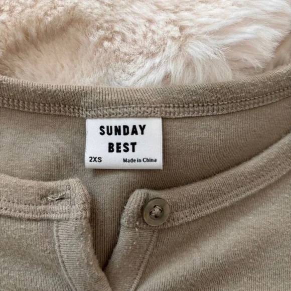 Aritzia Sunday Best top - Picture 3 of 3